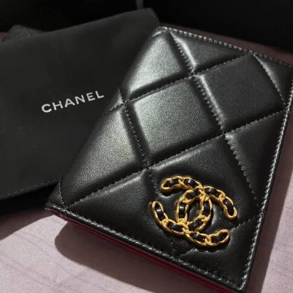 Chanel (BRAND NEW) passport holder